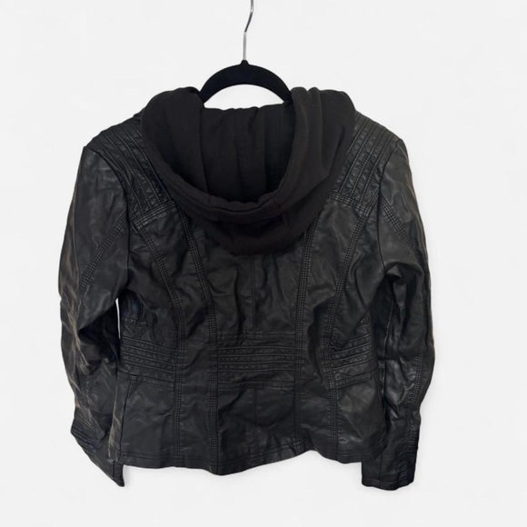 Lock and Love Leather Jacket - Picture 4 of 5